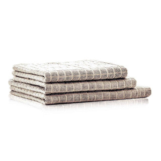 beige patterned bath towels