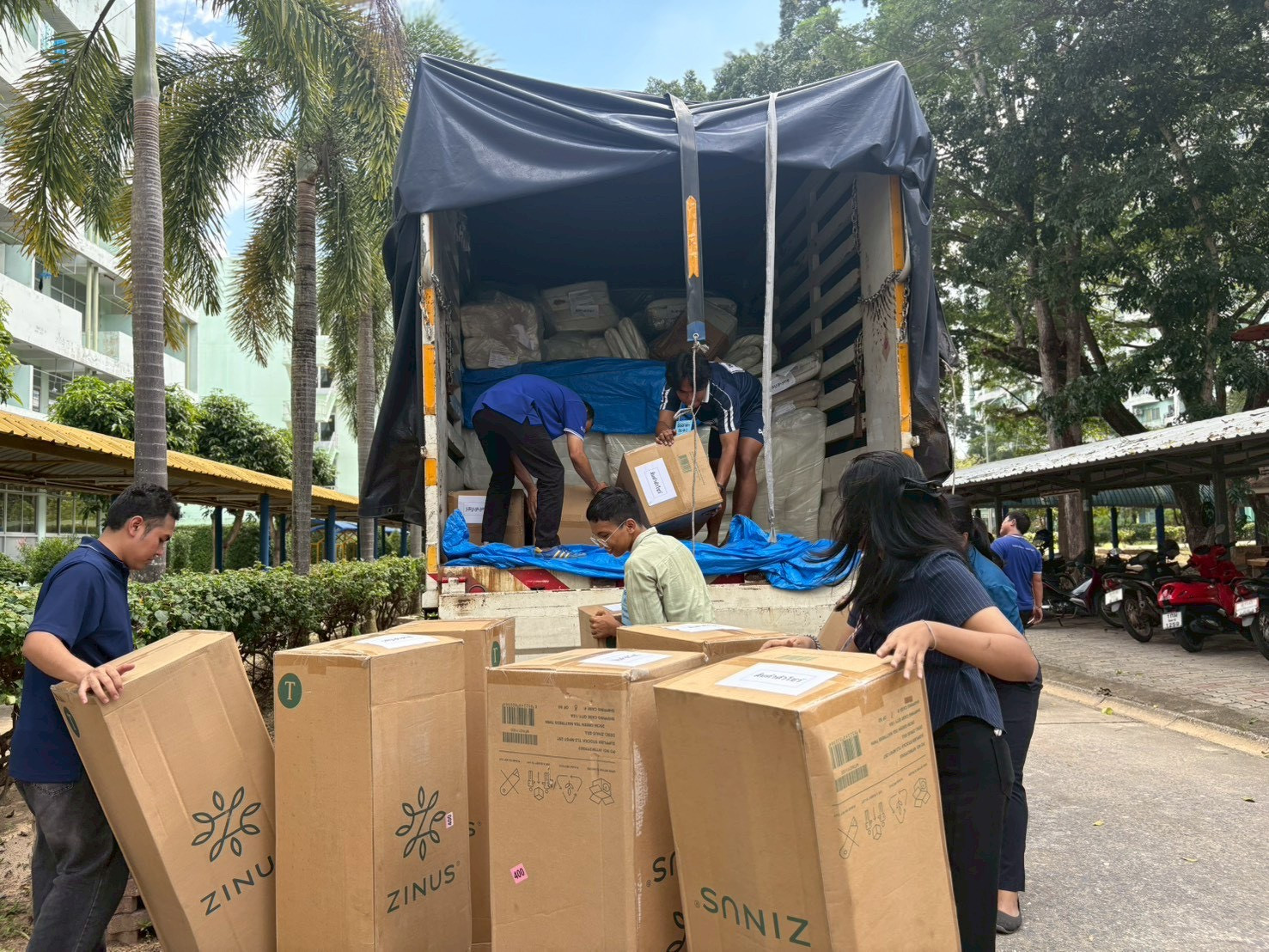 flood-relief-in-the-south10